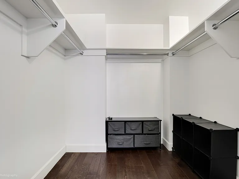 200 E 94th St #1115 — Photo 10