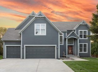 16170 S Laurelwood St, Olathe, KS 66062