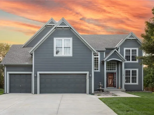 16170 S Laurelwood St, Olathe, KS 66062