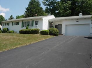 553 Morningstar Dr, Ellwood City, PA 16117