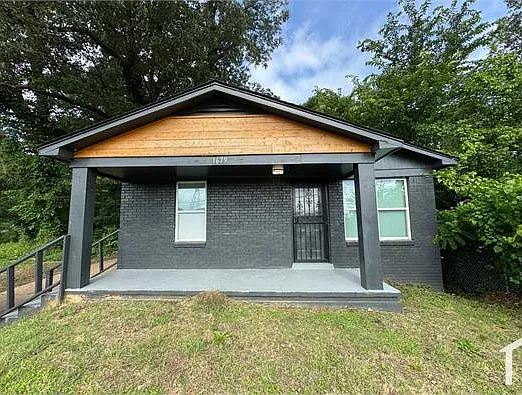 4 bed, 1944 sqft, $1,600 — Photo 2