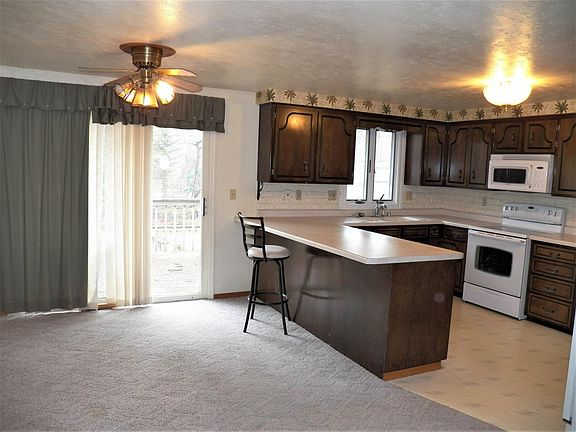 5th image of 1713 Oak Leaf Dr
