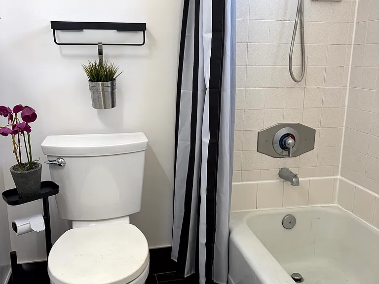 11831 Mayfield Ave #6 — Photo 11