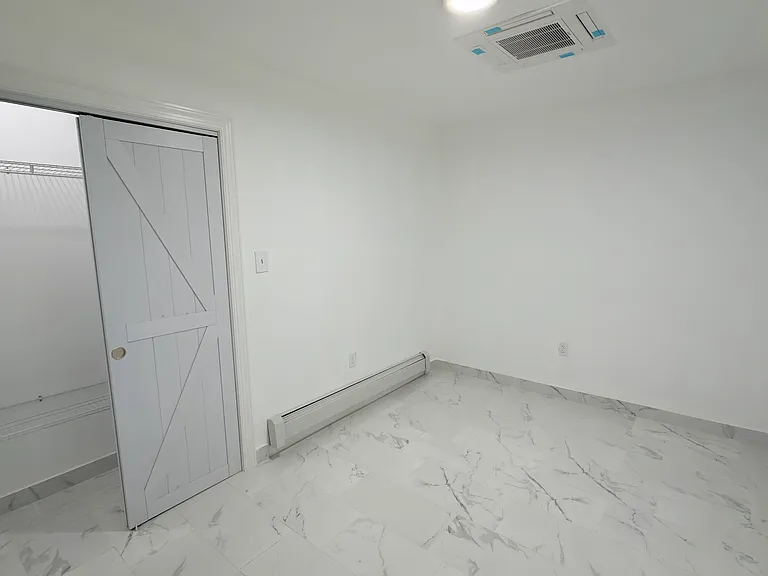 22 Roosevelt St #1 — Photo 17