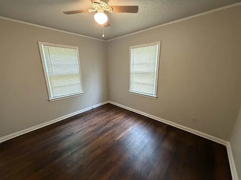 111 N Richmond Ave — Photo 6