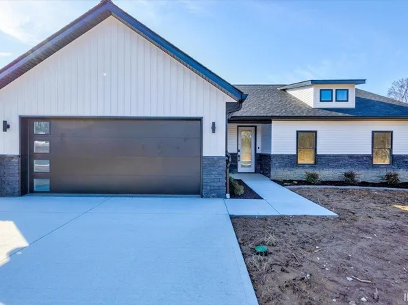 2112 Aruba Dr, Bedford, IN 47421