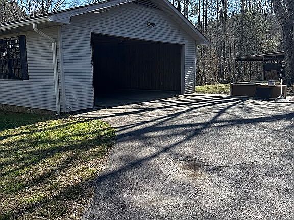 4th image of 134 Old Gum Log Rd