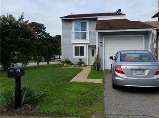 2 Drake Cir, Chesapeake, VA 23320