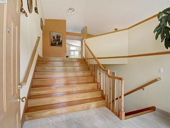 2nd image of 2516 Melendy Dr