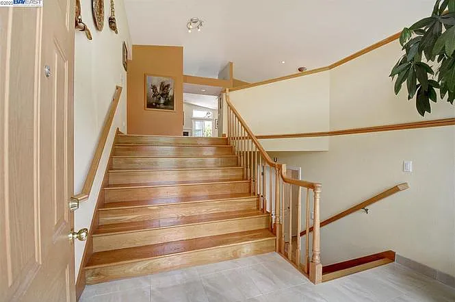 Building Photo - 2516 Melendy Dr