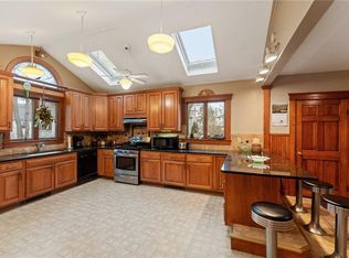 197 Avenue C, Woonsocket, RI 02895