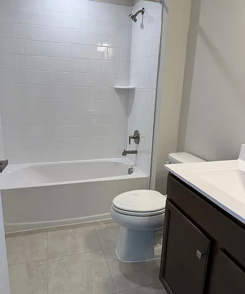 CULTURED MARBLE COUNTERTOPS 
TUB/SHOWER UNIT