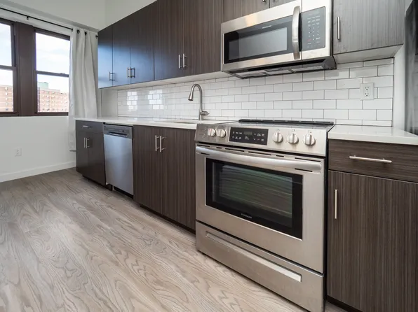 201 Cornelison Avenue image 2 of 14