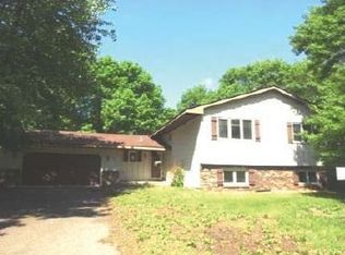 4711 Laura Ln, Shoreview, MN 55126