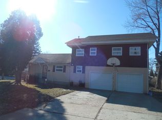 328 E North St, Plano, IL 60545