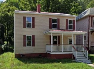 319 Roxbury St, Clifton Forge, VA 24422