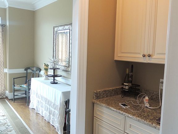Butler's pantry