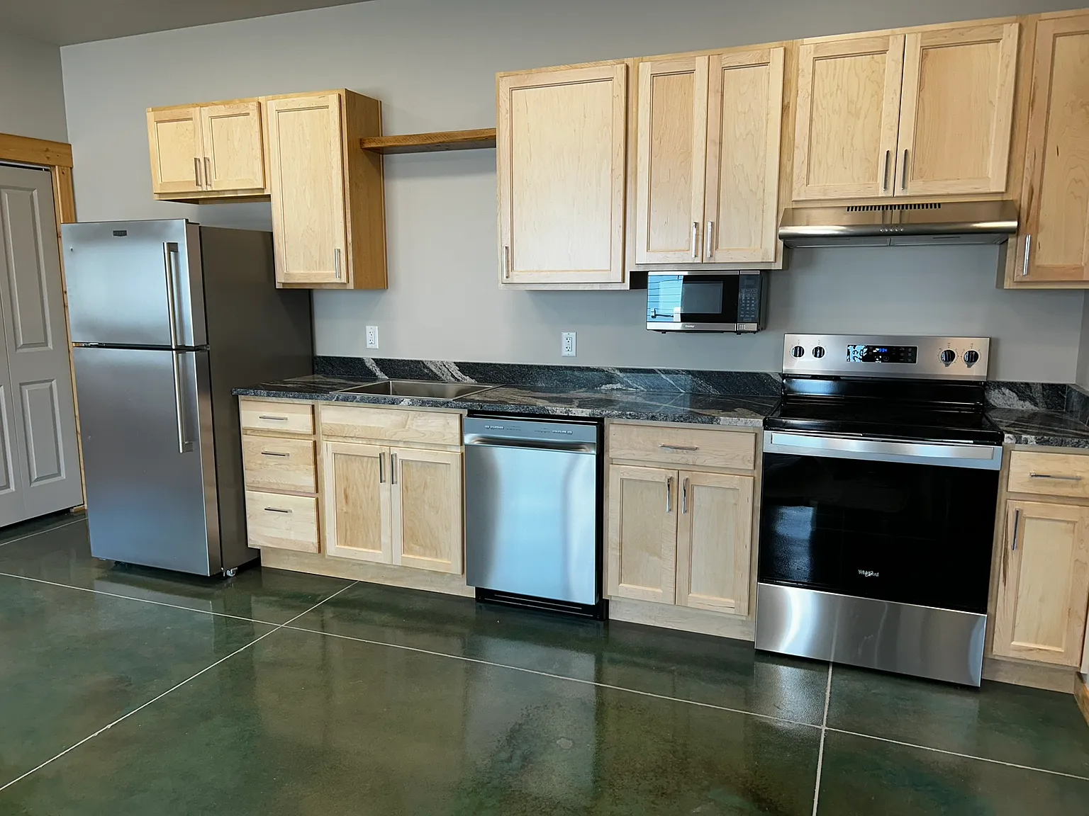 2 bed, 840 sqft, $1,750 — Photo 4
