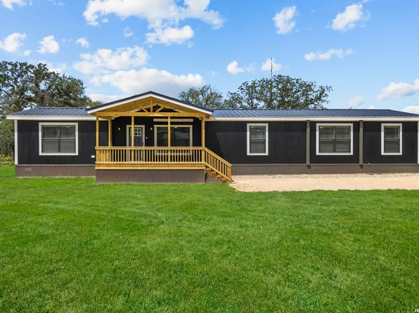 140 Syrah St, La Vernia, TX 78121