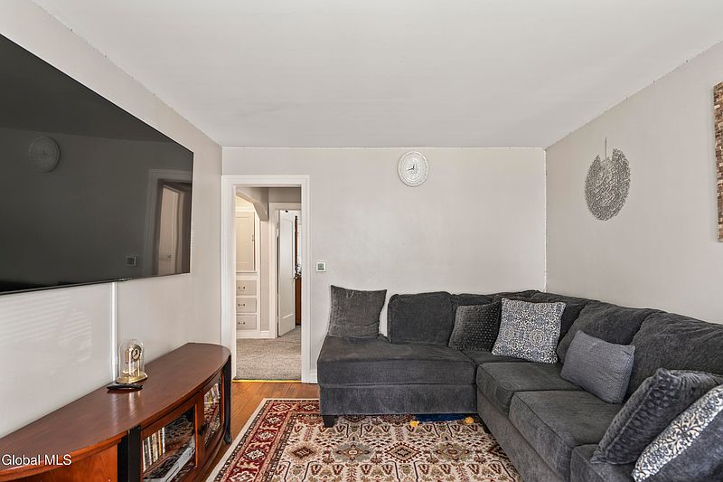 4th image of 1207 Curry Road