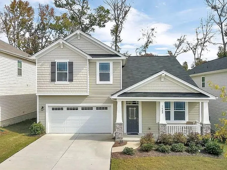 1422 Kings Grove Dr — Photo 1