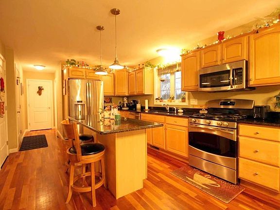 2nd image of 25 Bartlett Ave