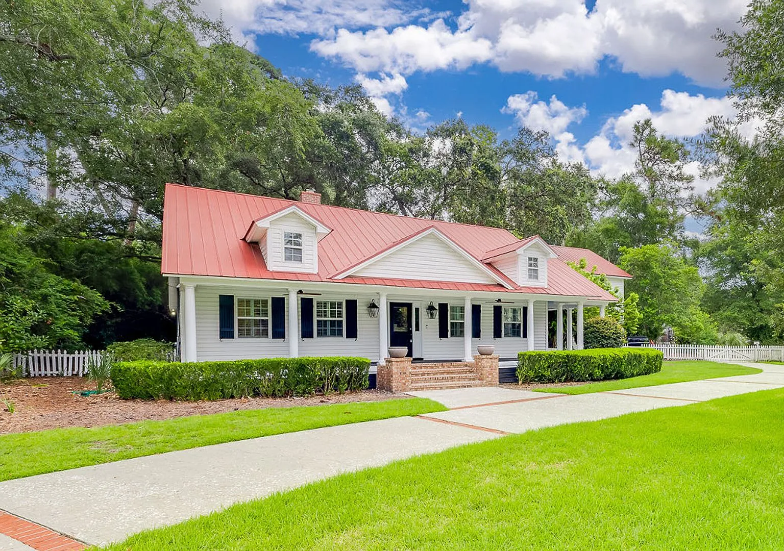 Wymberly Estate Isle of Hope 4 bed 4 bath for rent — Photo 2