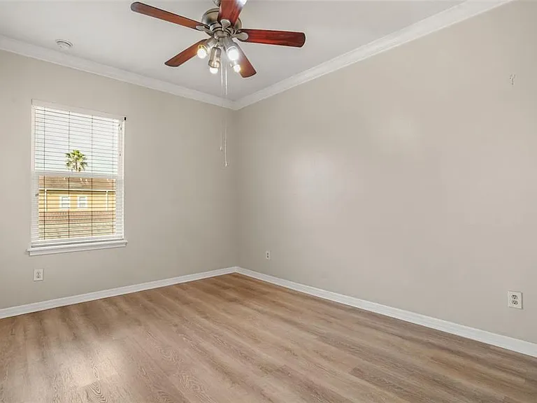 561 Telfair Square Ct — Photo 20