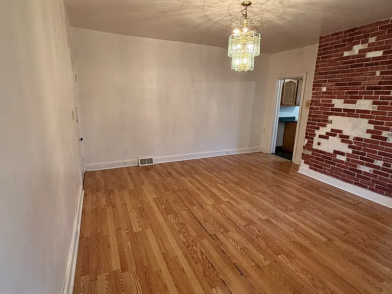 404 Curtin Ave — Photo 4