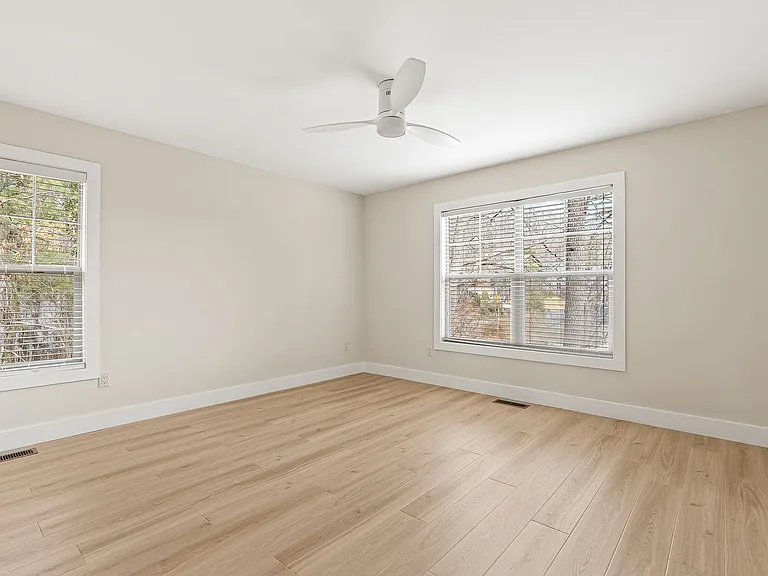 8 Thurland Ave — Photo 22