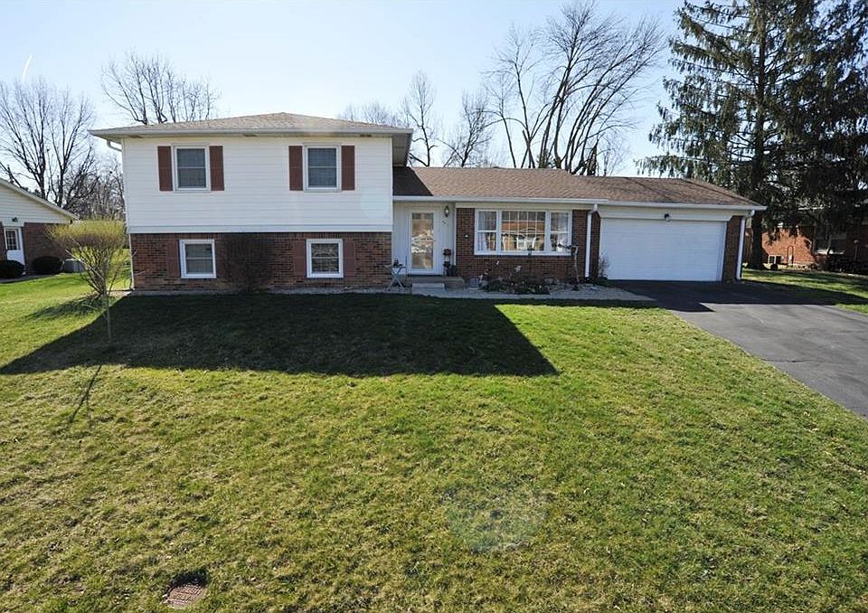 1st image of 6815 Castle Manor Dr