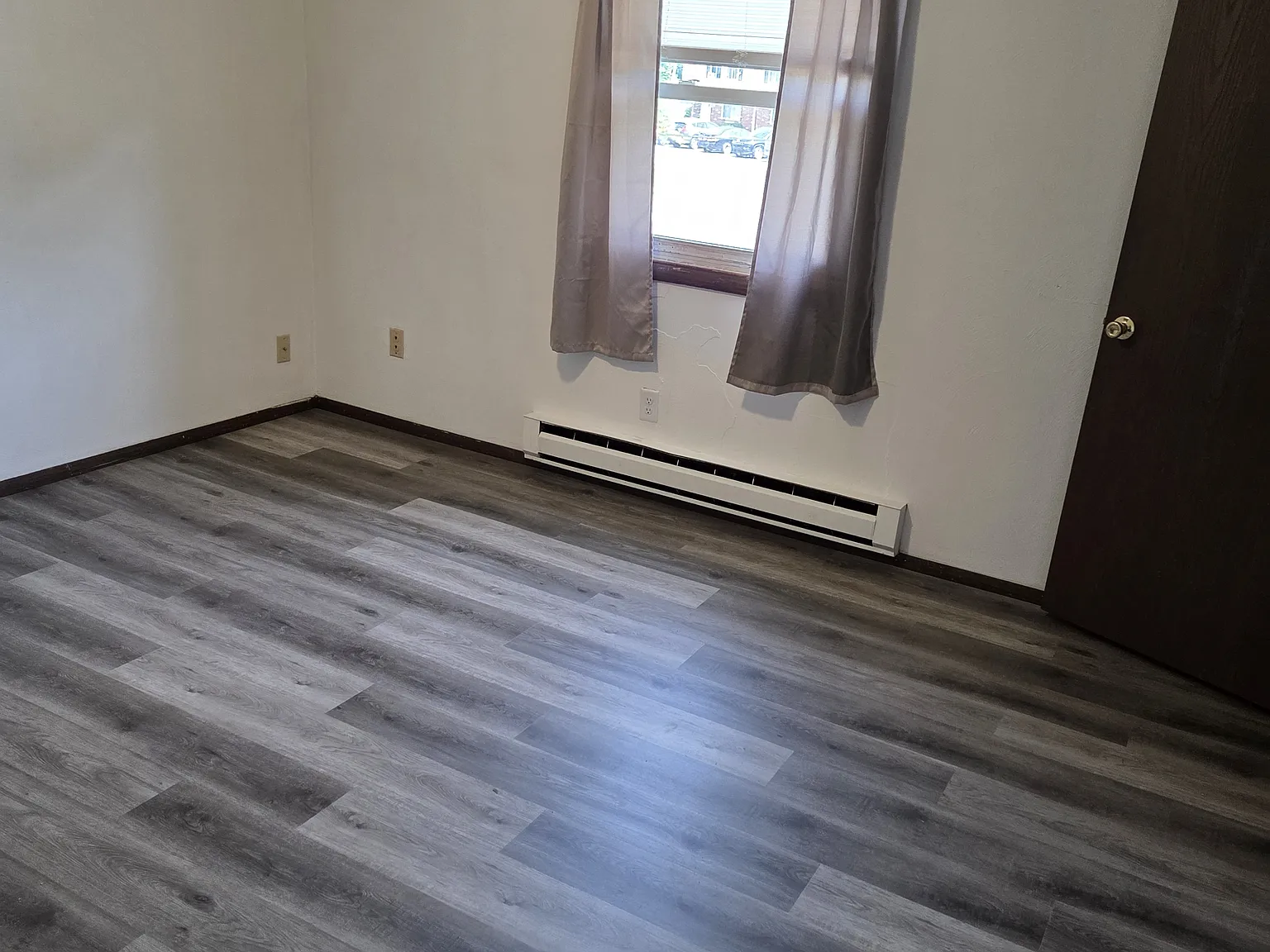 2 bed, 1.5 bath, 900 sqft, $950 — Photo 4