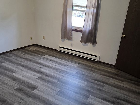 4th image of 1868 E 42nd St #1