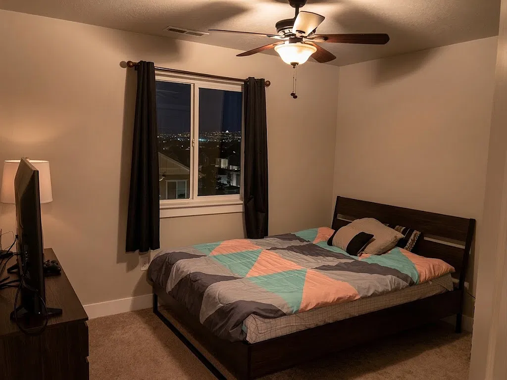 1 bed, 1.5 bath, 150 sqft, $650 — Photo 1