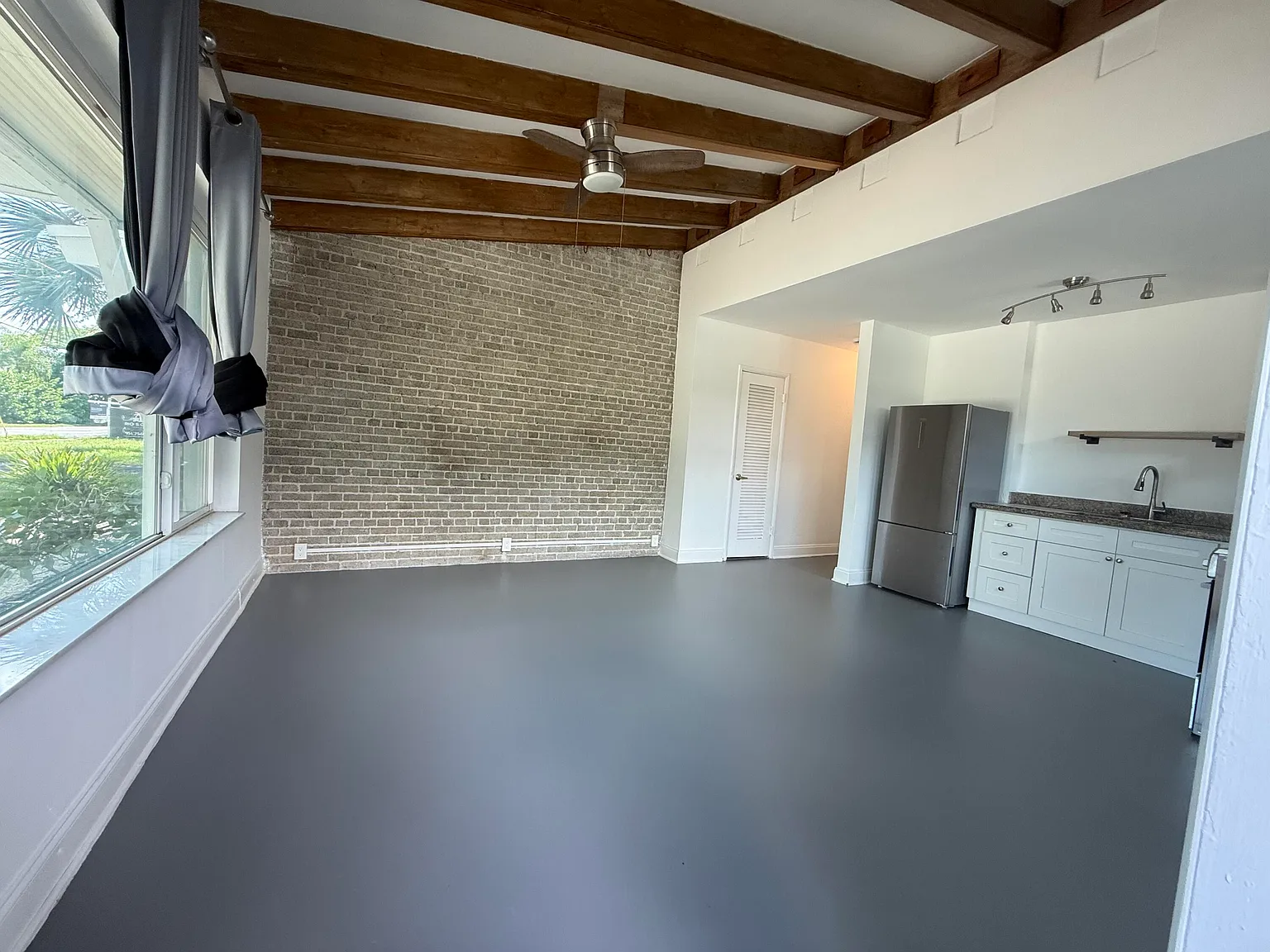 Studio, 1.0 bath, 300 sqft, $1,700 — Photo 3