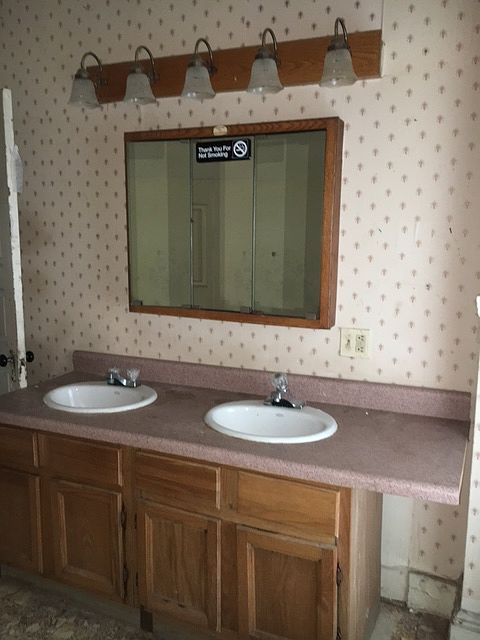 1st image of 1322 E 117th St