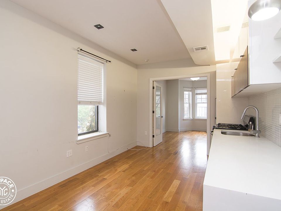 2nd image of 64 Saint James Pl #4FRR