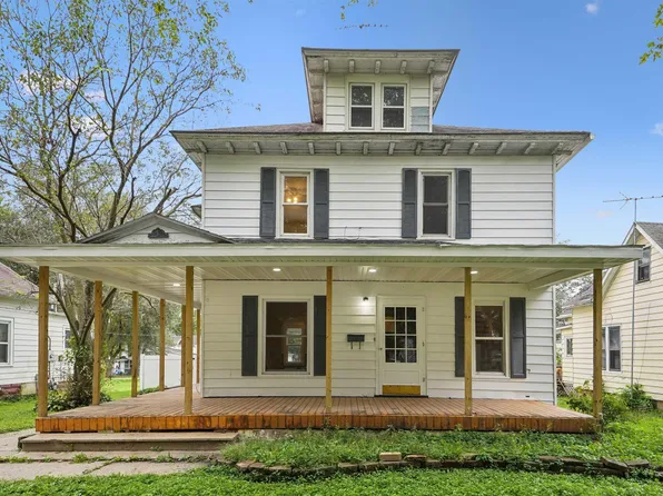 110 5th Ave SE, Oelwein, IA 50662