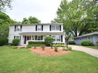 4556 Lincoln Ave, Rolling Meadows, IL 60008