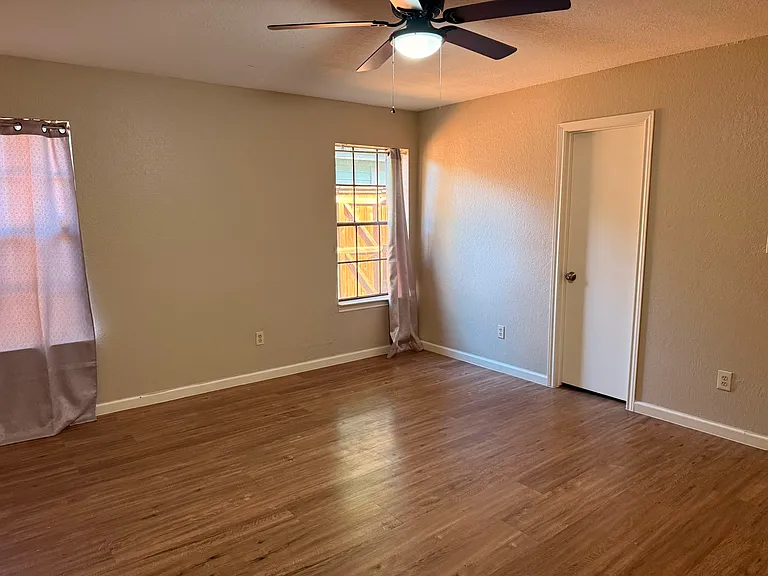 Master bed room
