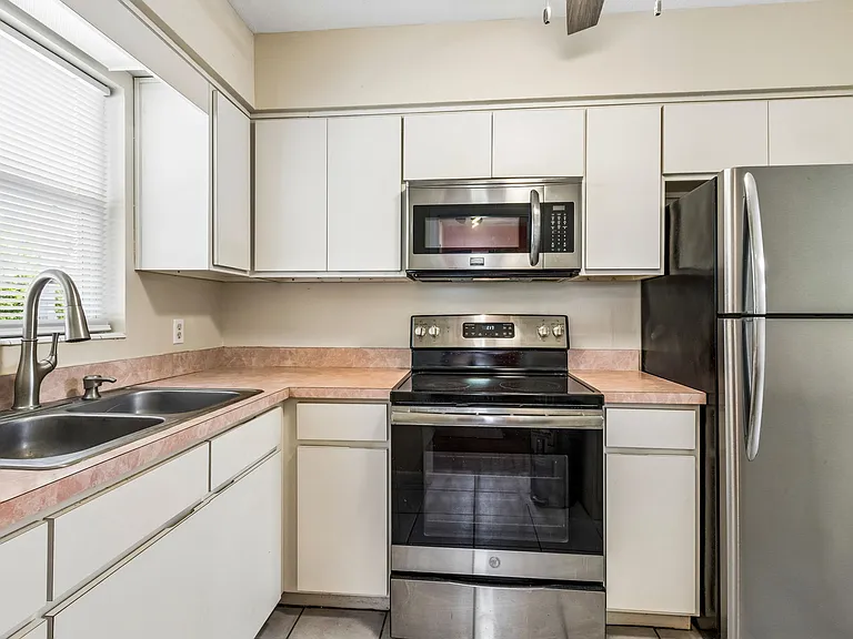 2406 Husson Ave — Photo 14