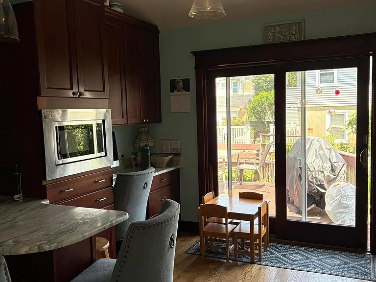 414 Washington Ave — Photo 15