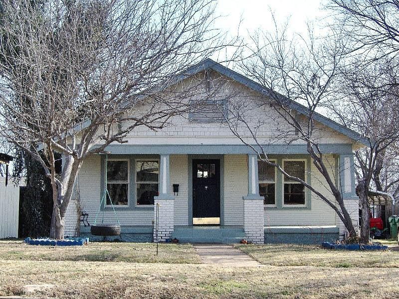 1st image of 606 S Seaman St