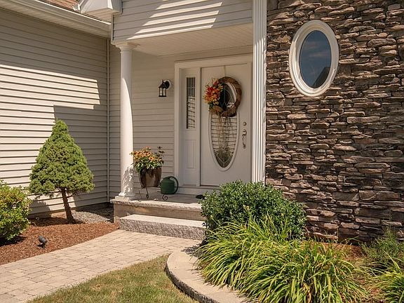 4th image of 7 Stone Castle Dr #51