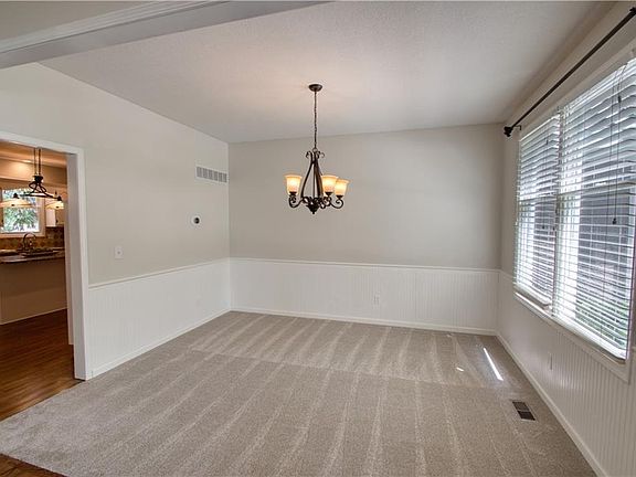 5th image of 7704 N Shannon Ave