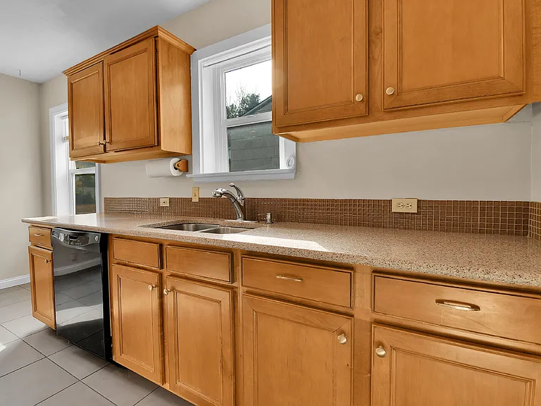 2245 S Franklin St — Photo 23
