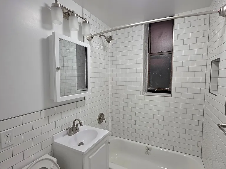 2600 Amsterdam Ave #F — Photo 4