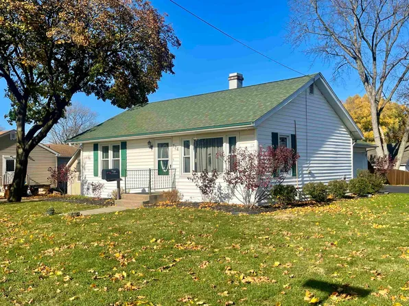 724 E 4th St, Belvidere, IL 61008