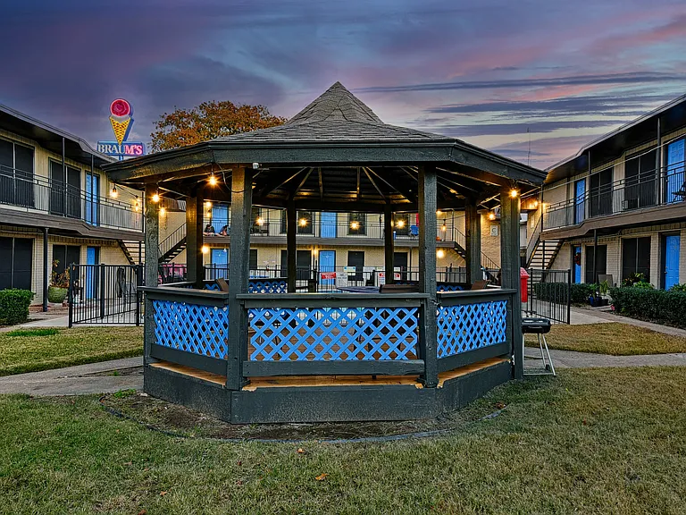 The Choir Apartments — Photo 10