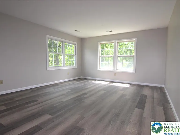 228 Spring House Ln — Photo 7
